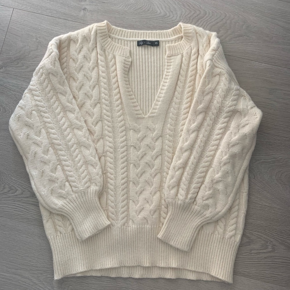Lyla + Luxe Cable Knit Vneck Sweater